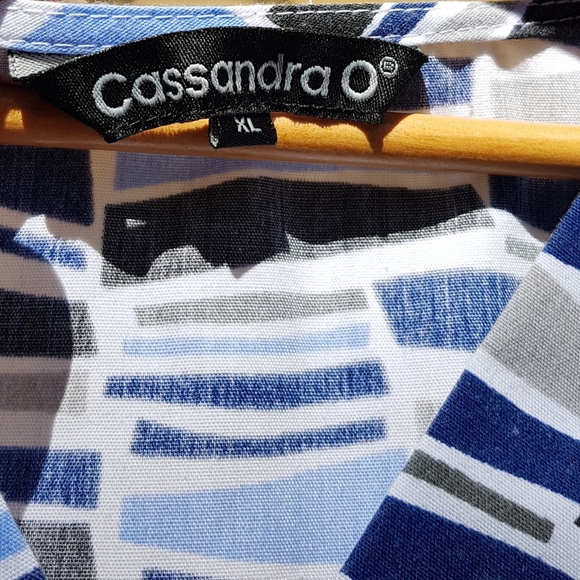 Cassandra O scrub tops - Picture 4 of 5